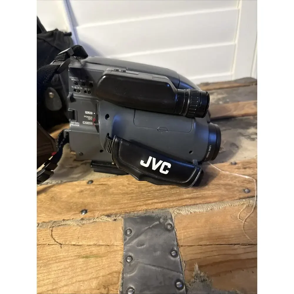 Vintage JVC GR-AX30 Compact VHS Camcorder Bundle - As Is / Untested